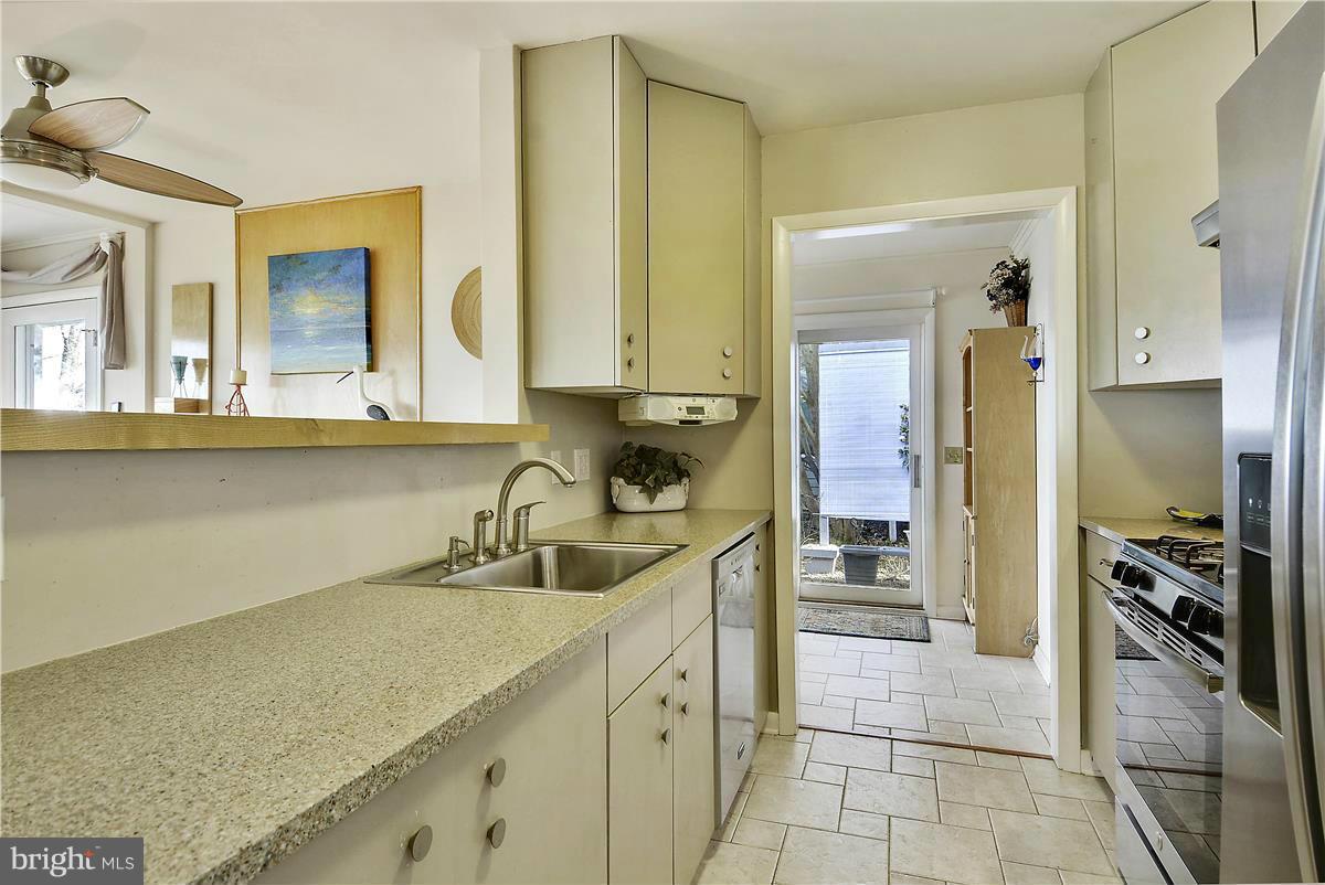 224 Queen Anne Road Stevensville, MD 21666 - Photo 12 of 30 Kitchen