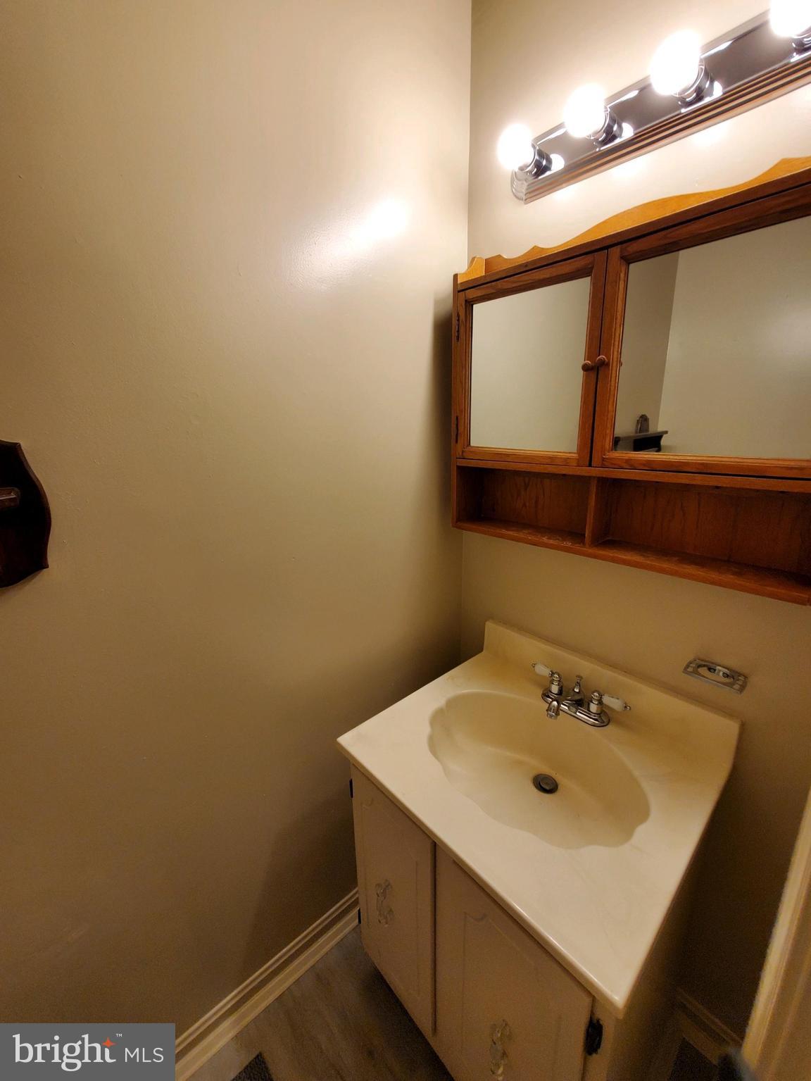 3280 Ryon Court Waldorf, MD 20601 - Photo 15 of 17 Powder room