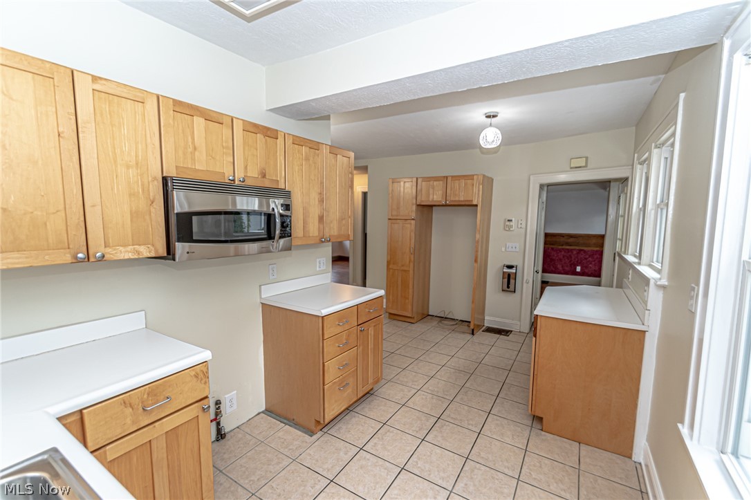 1723 West Schaaf Road Cleveland, OH 44109 - Photo 11 of 24 Gallery Image 11