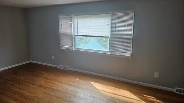 $2,500 | 164 Ames Street, Unit RIGHT SIDE, Brockton, MA 02302