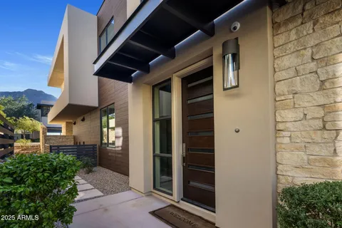 $2,999,900 | 5541 East Stella Lane, Paradise Valley, AZ 85253