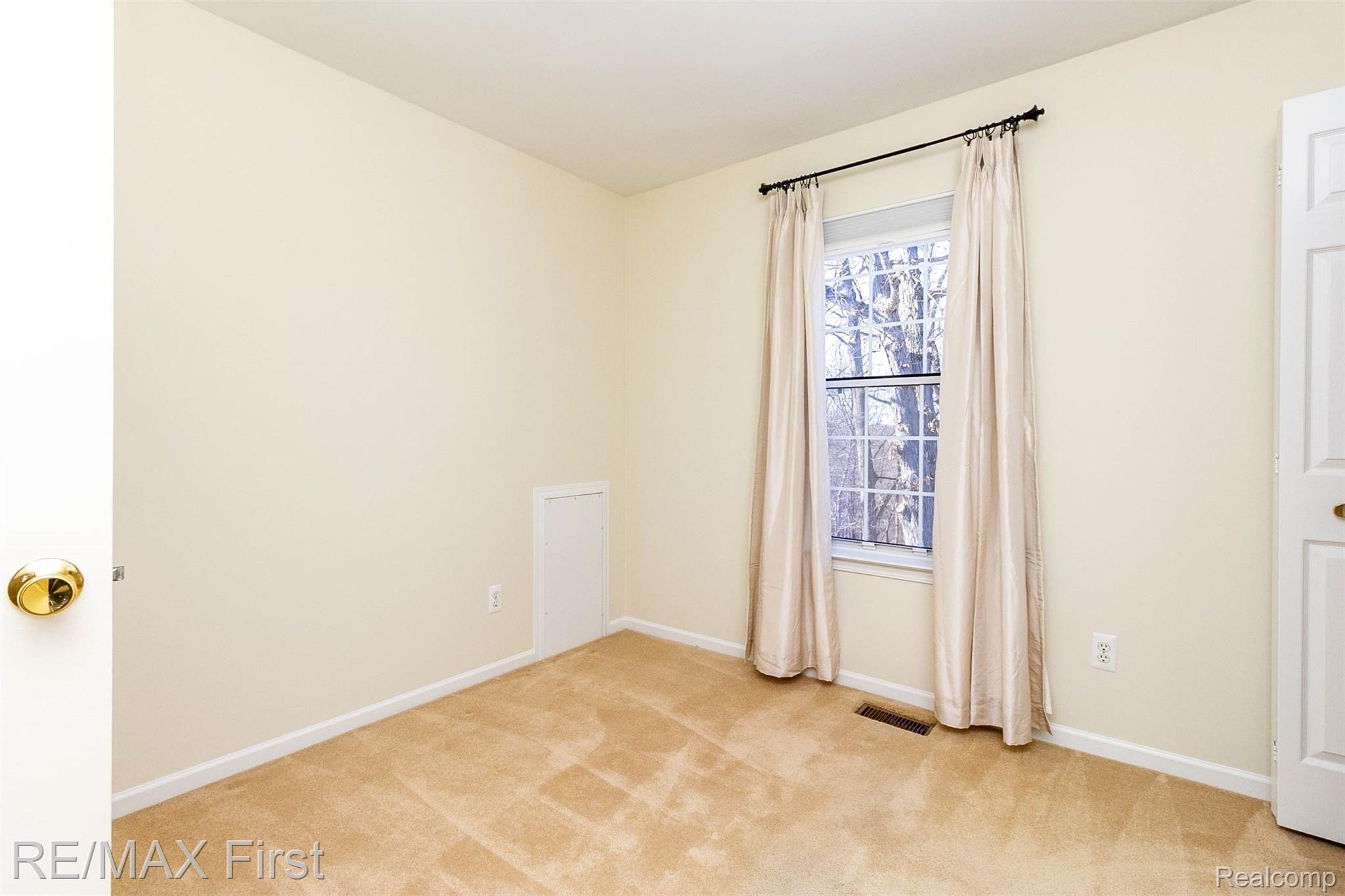 283 Whitney Drive Rochester, MI 48307 - Photo 34 of 56 d23.jpg