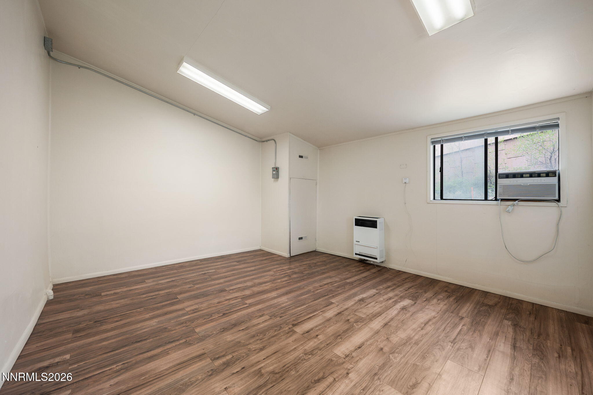 415 Field Street, Unit A B Sparks, NV 89431 - Photo 12 of 22 8-web-or-mls-415 Field-9