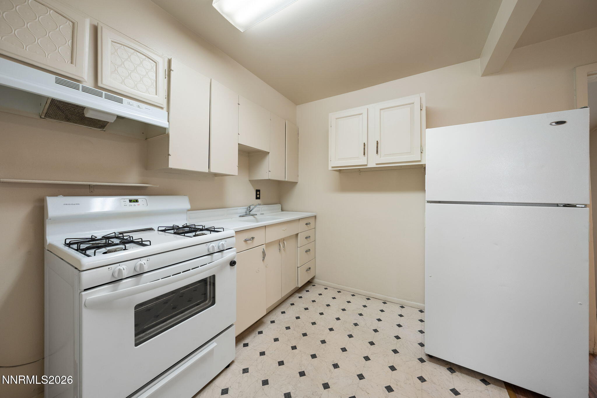 415 Field Street, Unit A B Sparks, NV 89431 - Photo 9 of 22 4-web-or-mls-415 Field-5