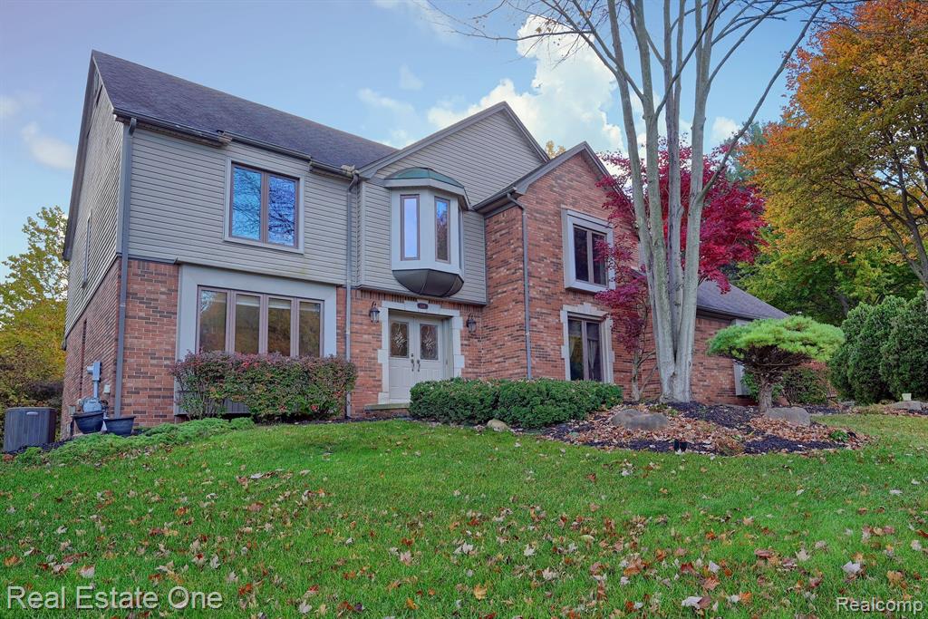1249 Springwood Court Rochester Hills, MI 48309 - Photo 2 of 52