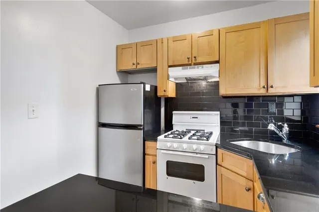 $219,000 | 129 Beach 118th Street, Unit 2L | Rockaway Park
