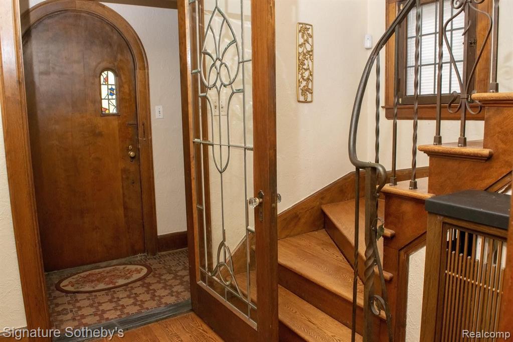 1318 Audubon Road Grosse Pointe Park, MI 48230 - Photo 3 of 35