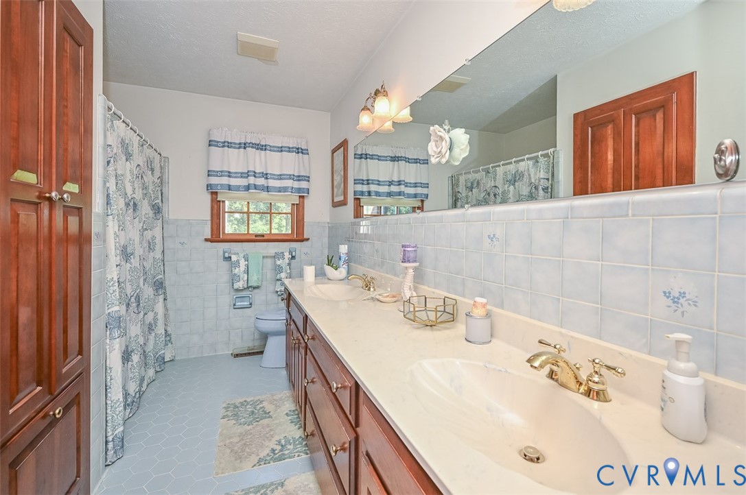 7120 Hughes Road Sandston, VA 23150 - Photo 15 of 49 Gallery Image 15