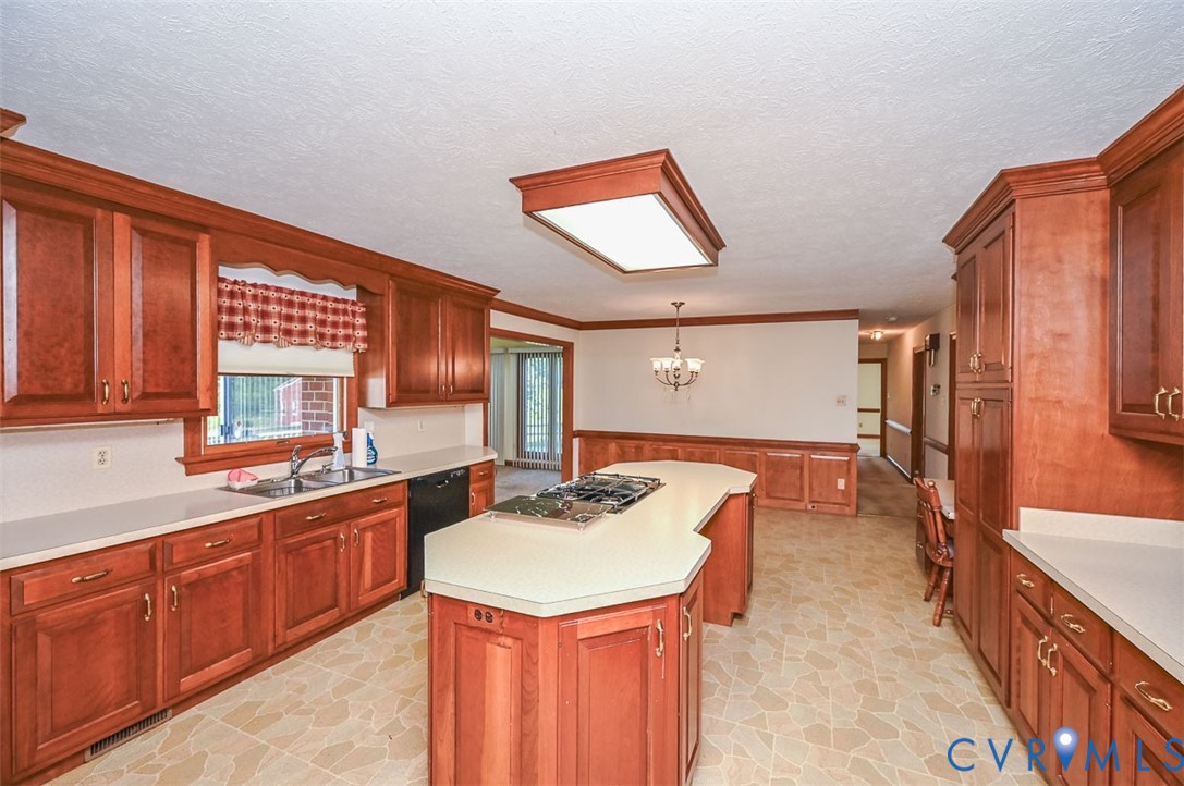 7120 Hughes Road Sandston, VA 23150 - Photo 6 of 49 Gallery Image 6
