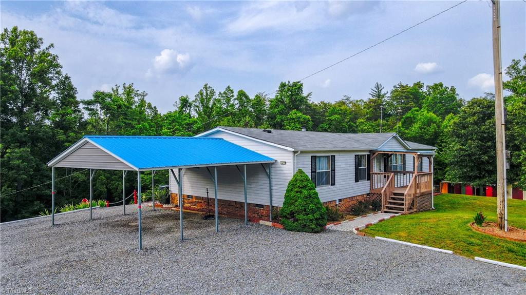 1747 Lynchburg Road Westfield, NC 27053 - Photo 4 of 50