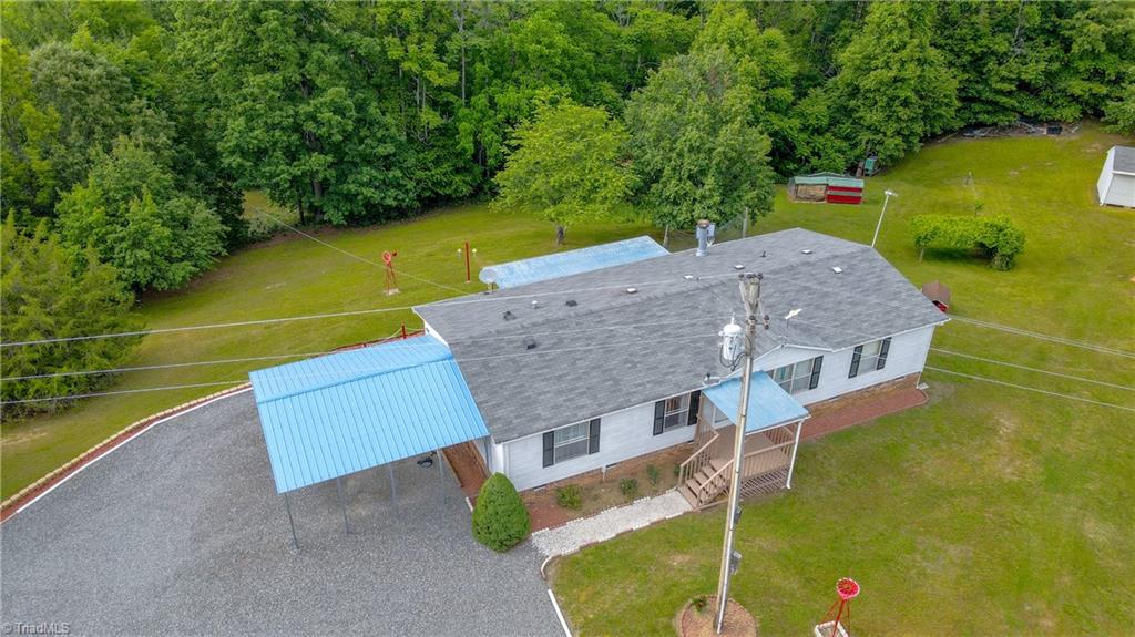 1747 Lynchburg Road Westfield, NC 27053 - Photo 5 of 50