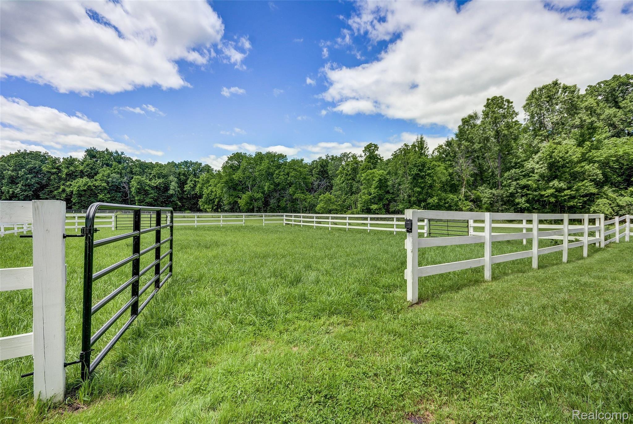 4408 Ellis Road Fowlerville, MI 48836 - Photo 49 of 72 4408_Ellis_68.jpg