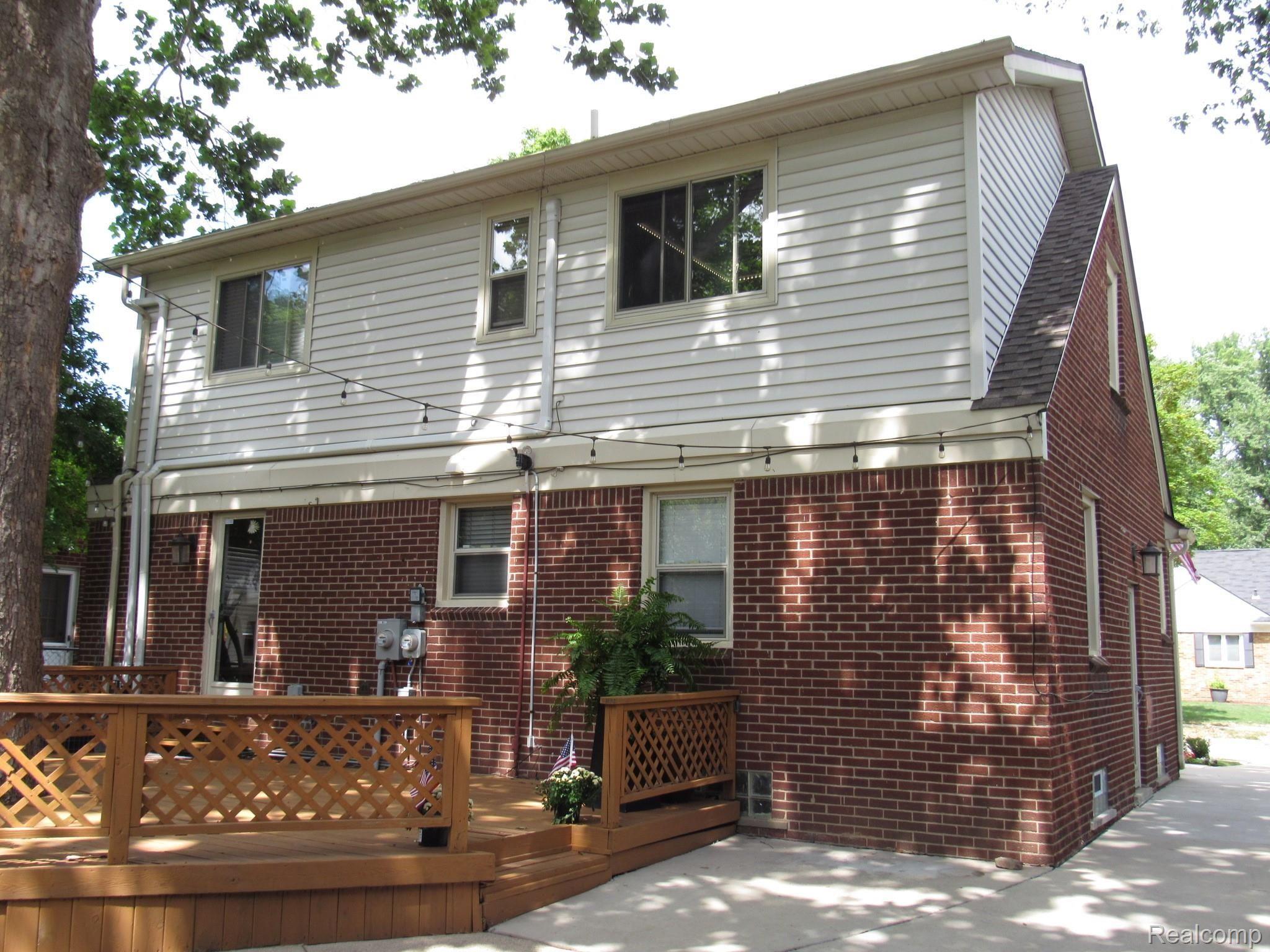 2090 Manchester Road Birmingham, MI 48009 - Photo 6 of 36 2090 MANCHESTER BIRMINGHAM (39).JPG
