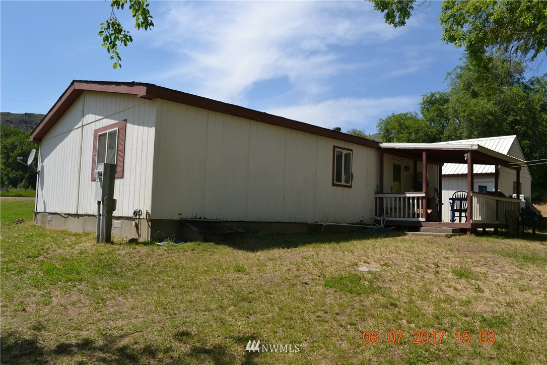 28 Golden Road Oroville, WA 98844 - Photo 3 of 16 Gallery Image 3