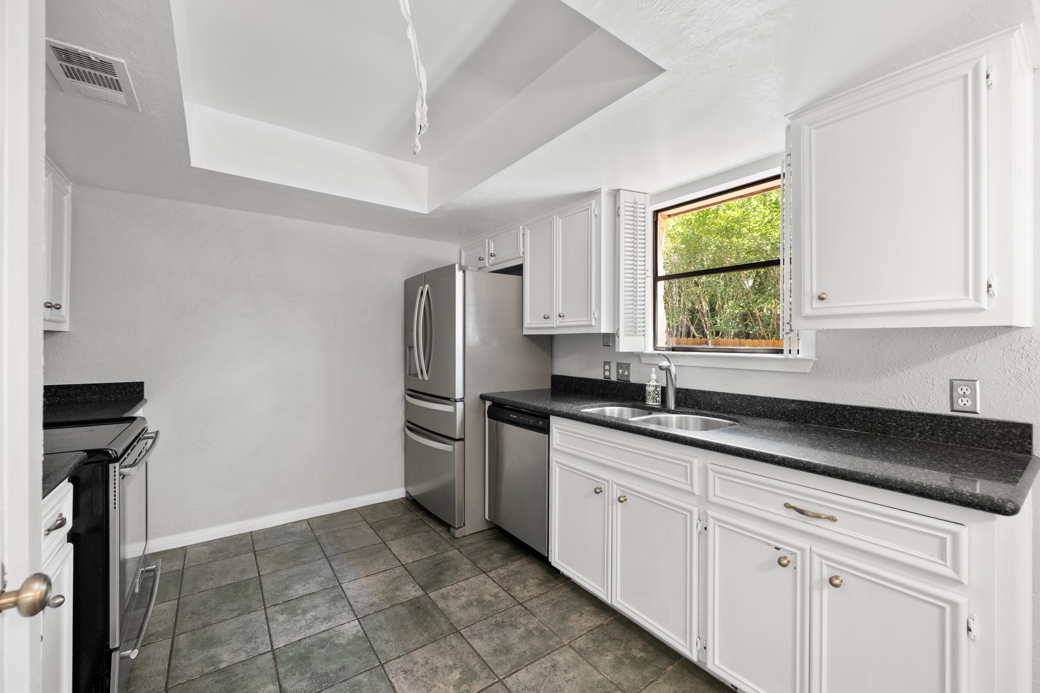 3303 Sanderling Trail Austin, TX 78746 - Photo 10 of 33