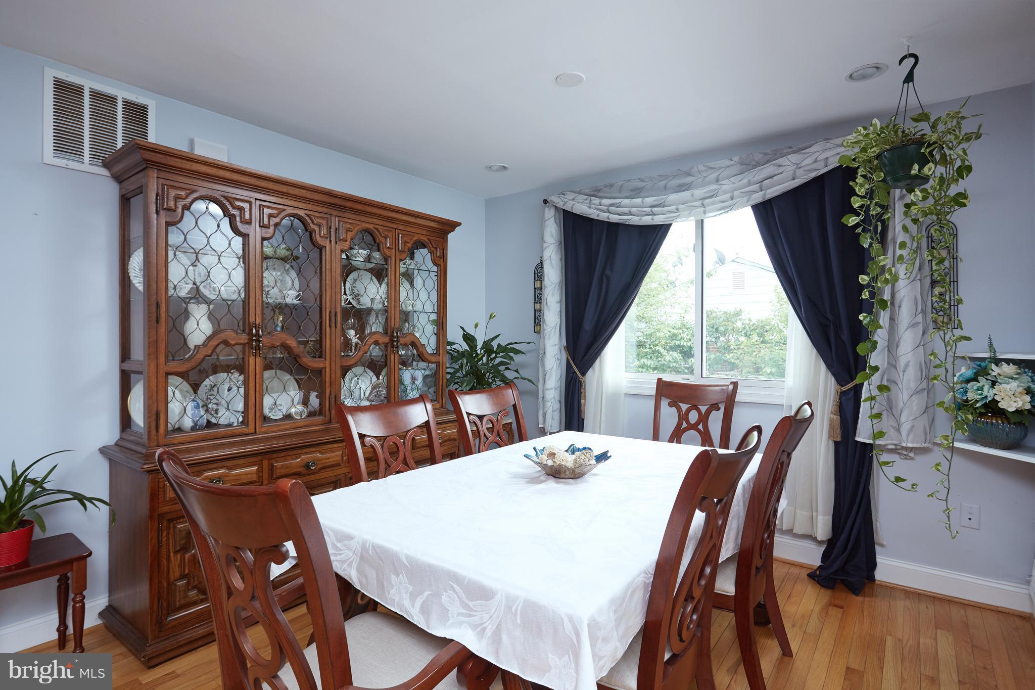 10609 Edgewood Avenue Silver Spring, MD 20901 - Photo 5 of 30 Interior (General)