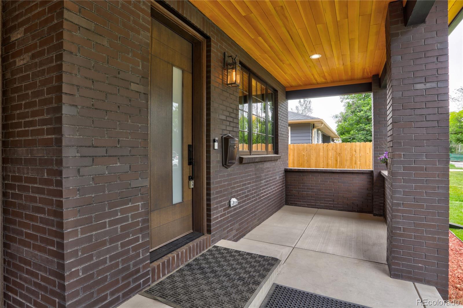2732 South Jackson Street Denver, CO 80210 - Photo 3 of 40 a view of an entryway