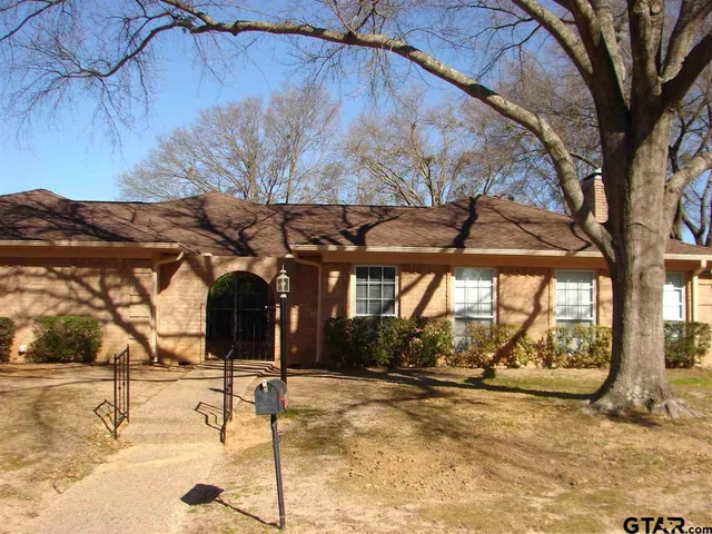 $1,850 | 419 Top Hill Drive, Tyler, TX 75703