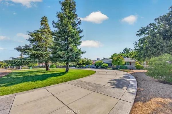 $999,999 | 5325 Greenwood Avenue, Clovis, CA 93619