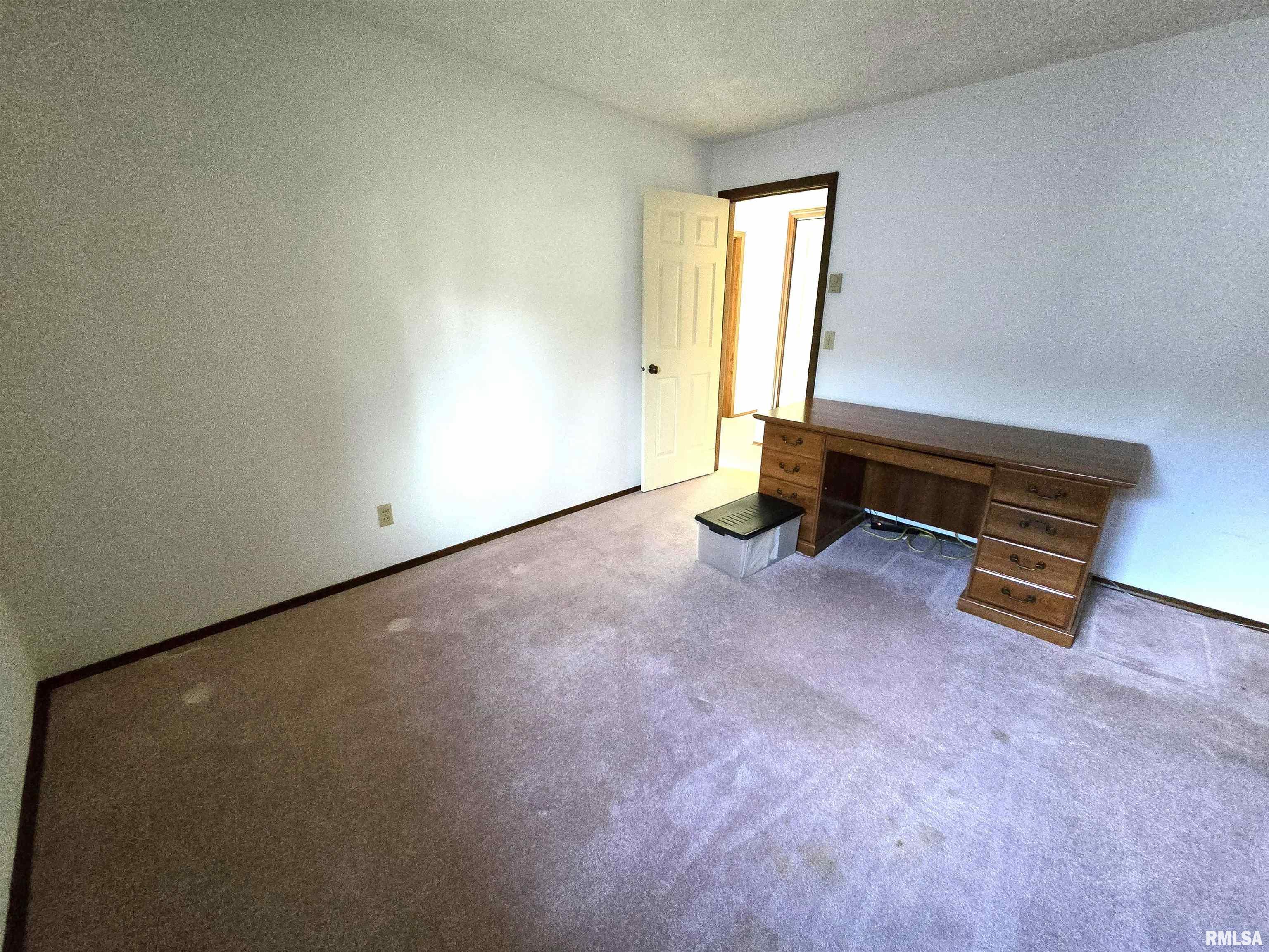 302 Pecan Street Canton, IL 61520 - Photo 17 of 42 Gallery Image 17