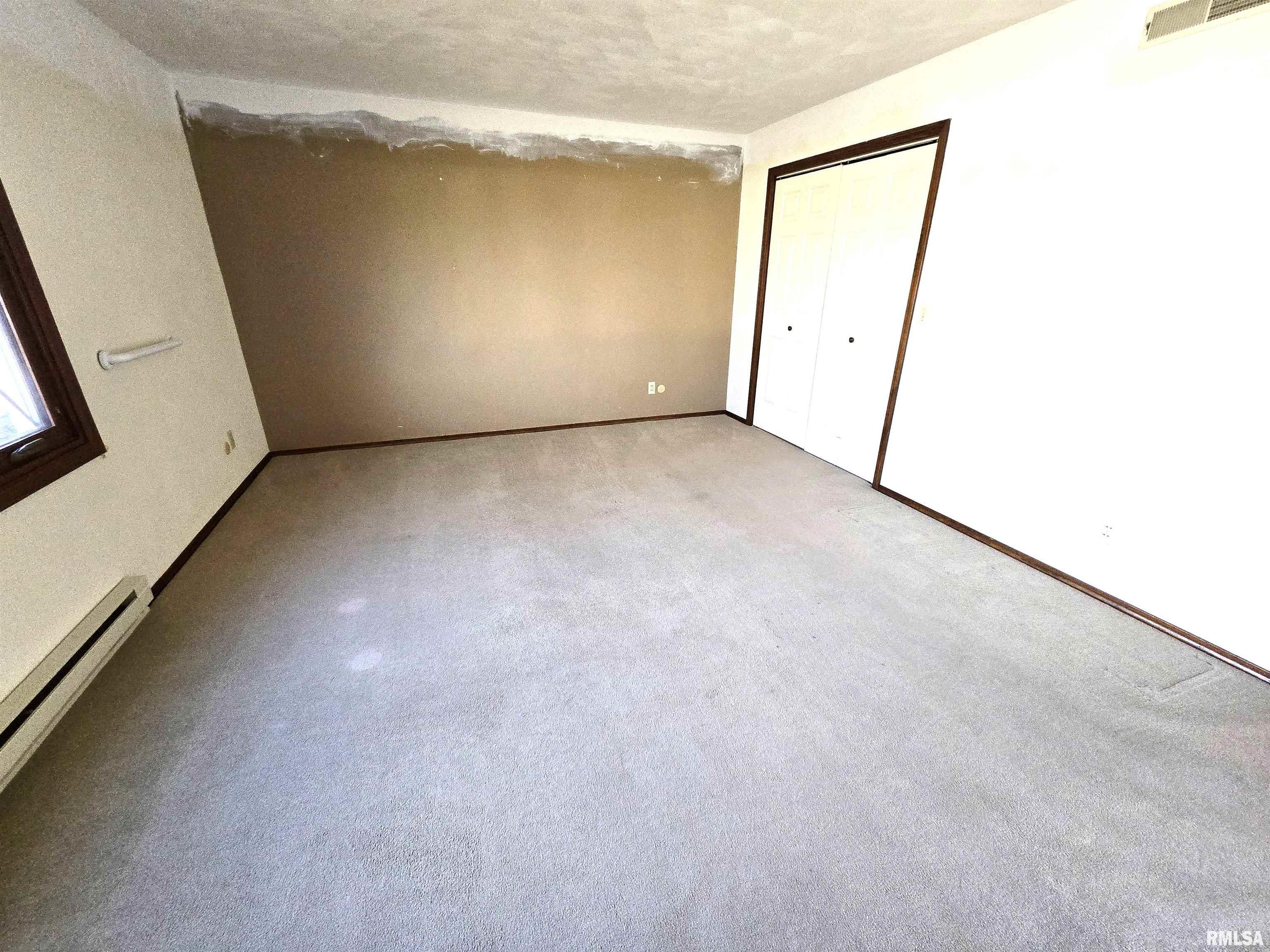 302 Pecan Street Canton, IL 61520 - Photo 22 of 42 Gallery Image 22