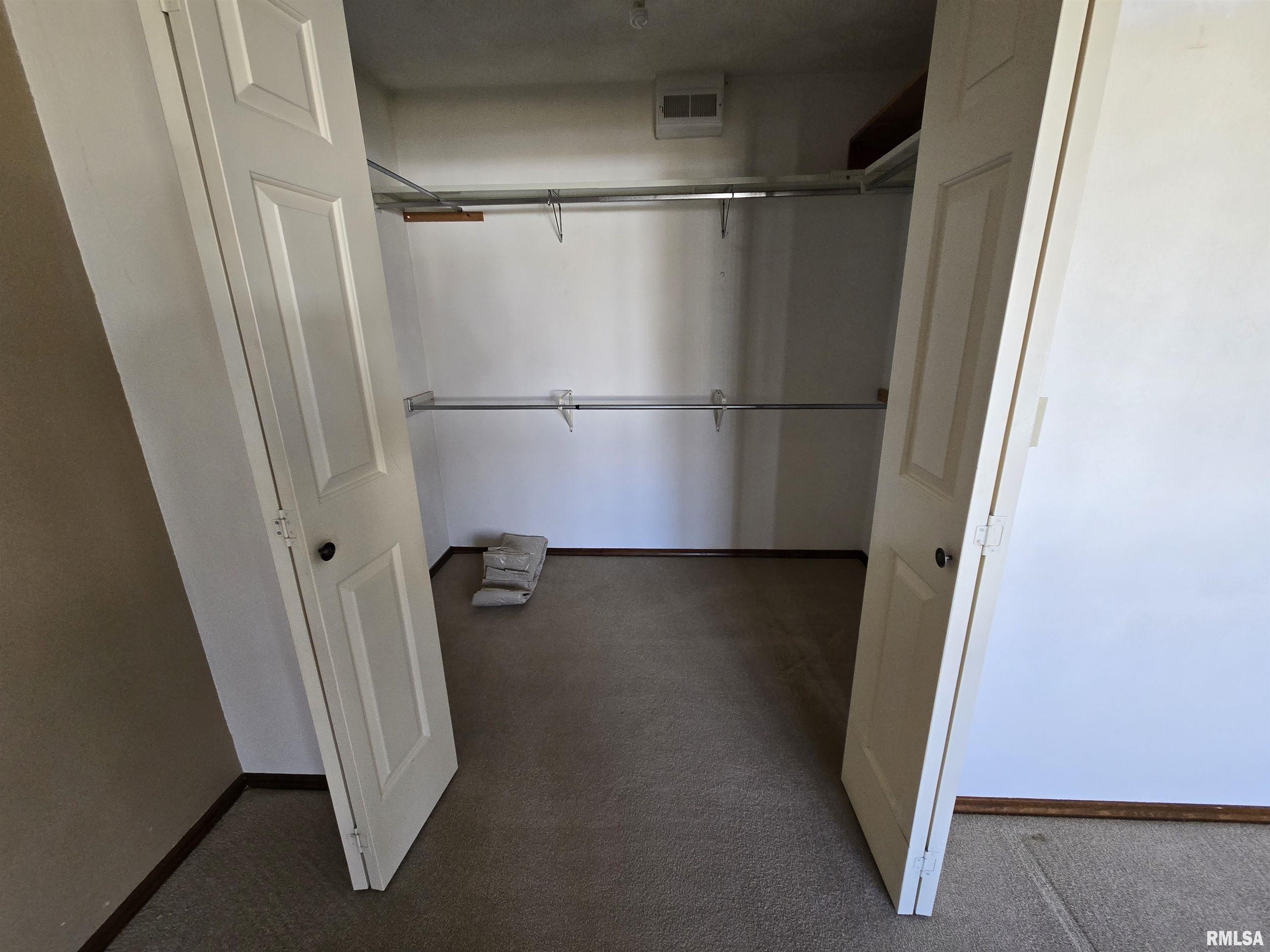 302 Pecan Street Canton, IL 61520 - Photo 23 of 42 Gallery Image 23