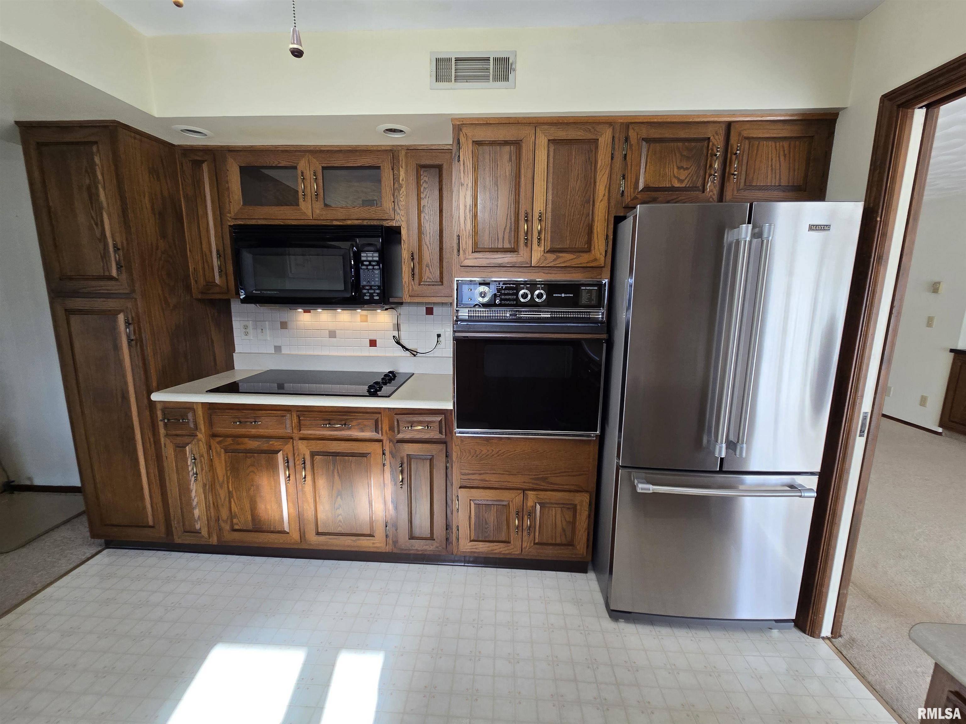 302 Pecan Street Canton, IL 61520 - Photo 26 of 42 Gallery Image 26