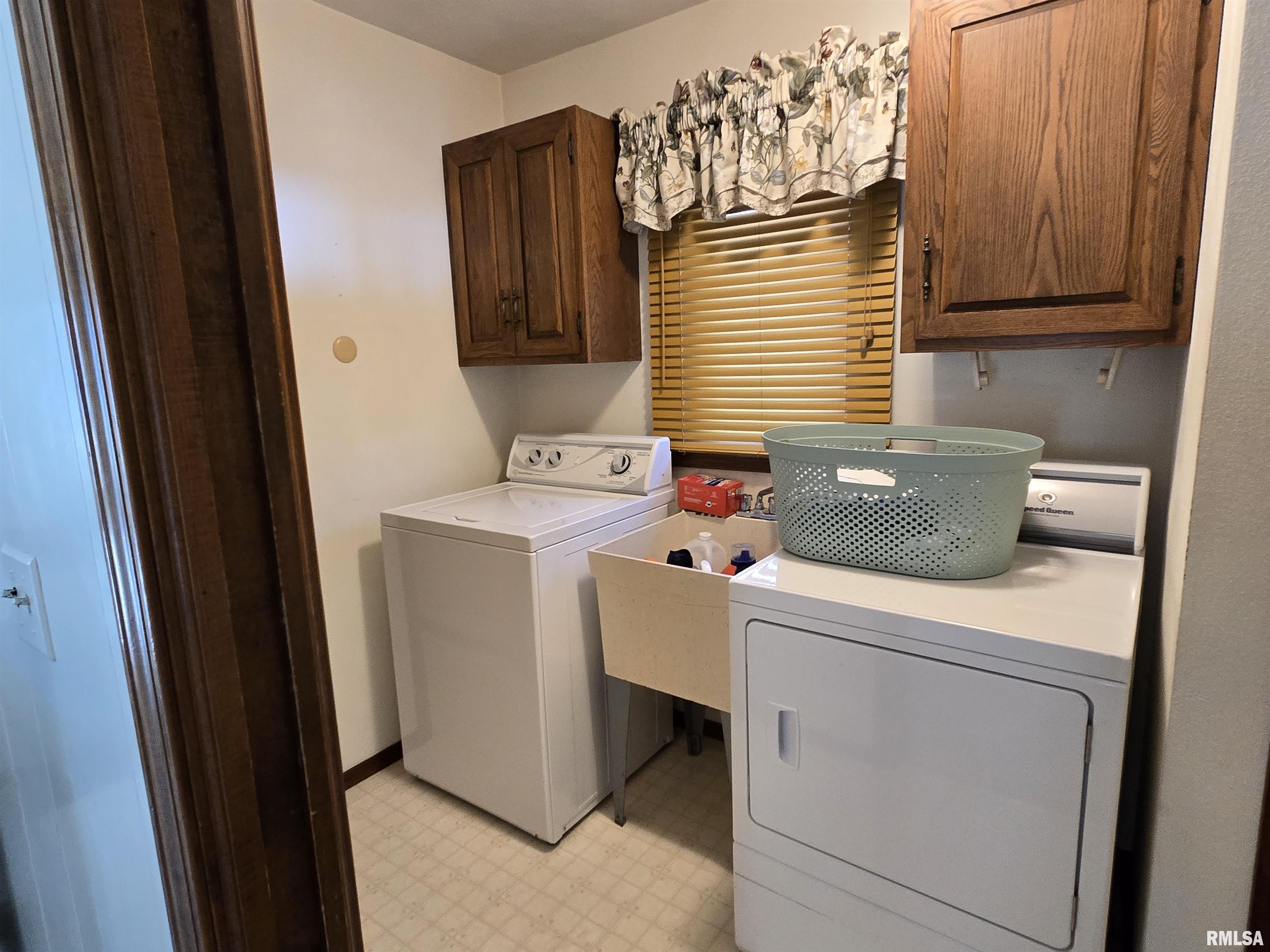 302 Pecan Street Canton, IL 61520 - Photo 31 of 42 Gallery Image 31
