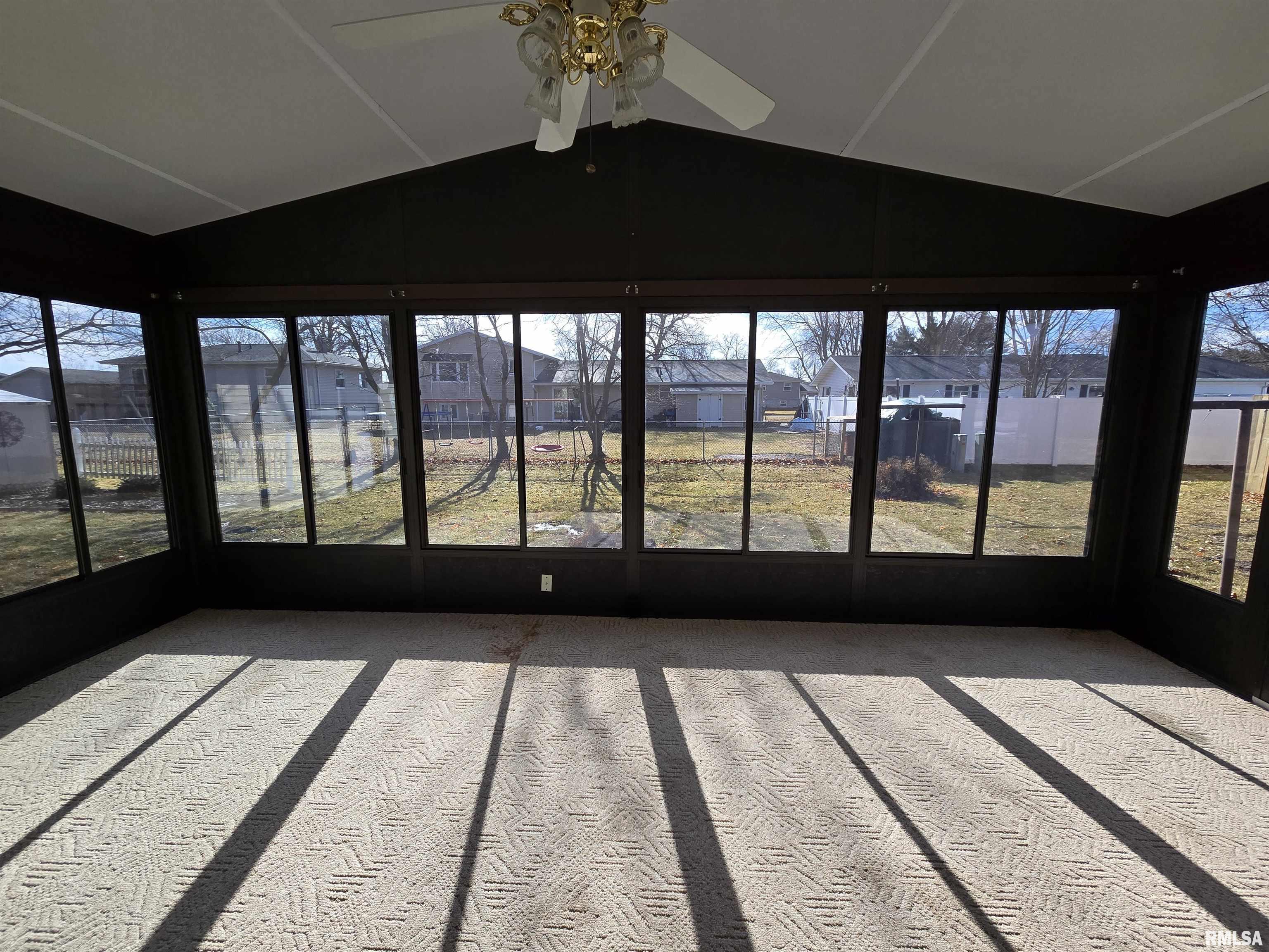 302 Pecan Street Canton, IL 61520 - Photo 34 of 42 Gallery Image 34