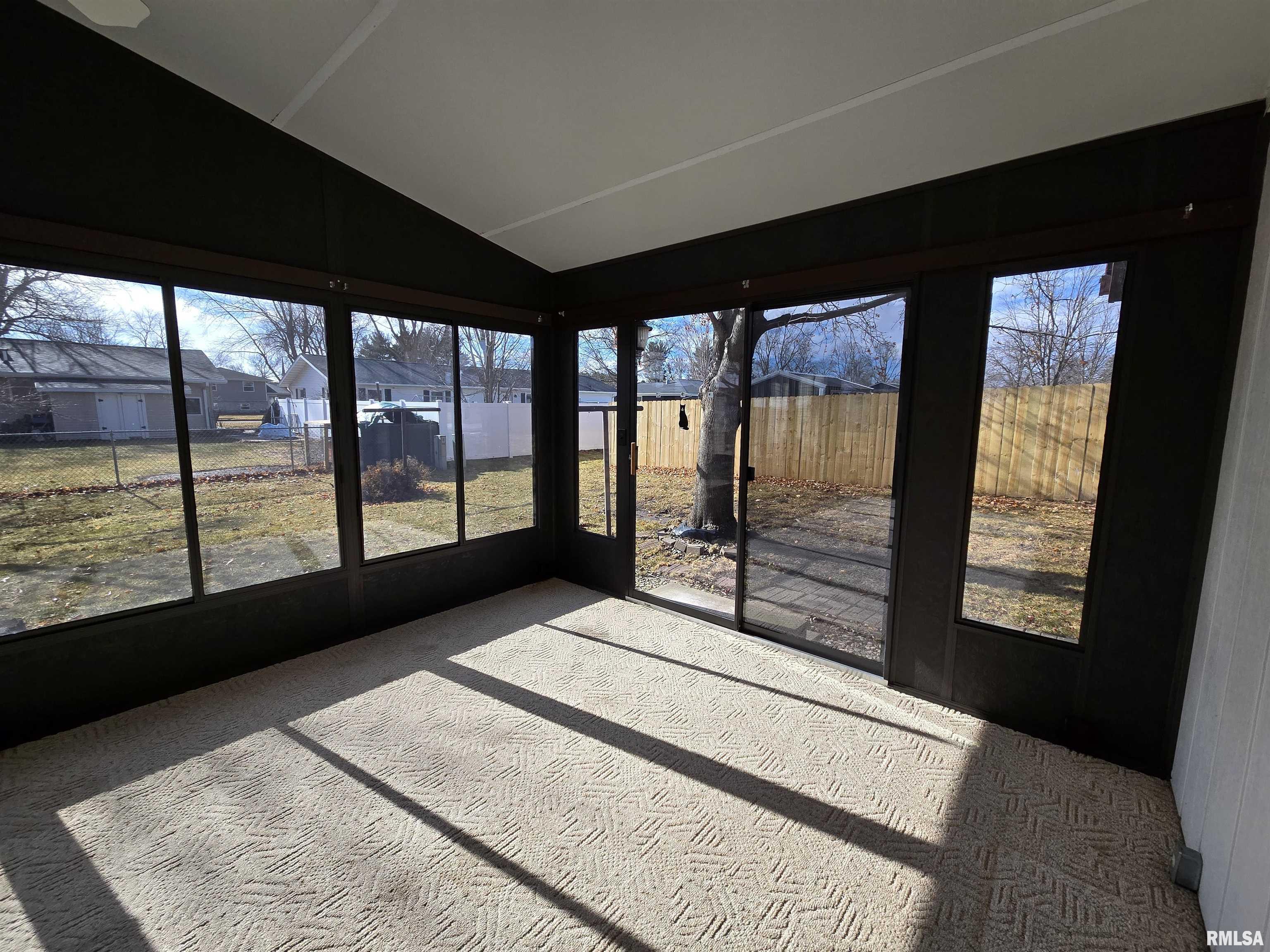 302 Pecan Street Canton, IL 61520 - Photo 35 of 42 Gallery Image 35