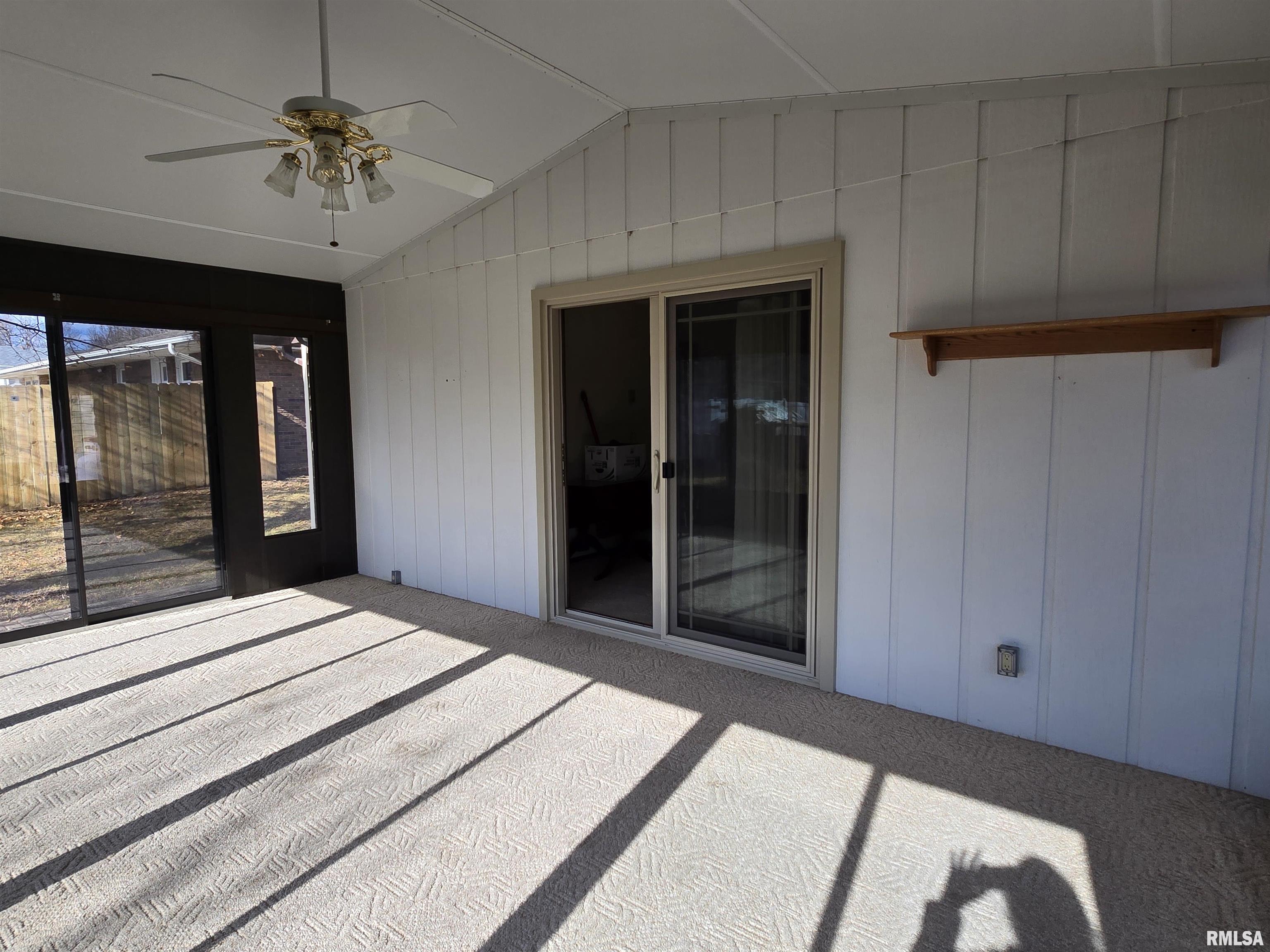 302 Pecan Street Canton, IL 61520 - Photo 36 of 42 Gallery Image 36