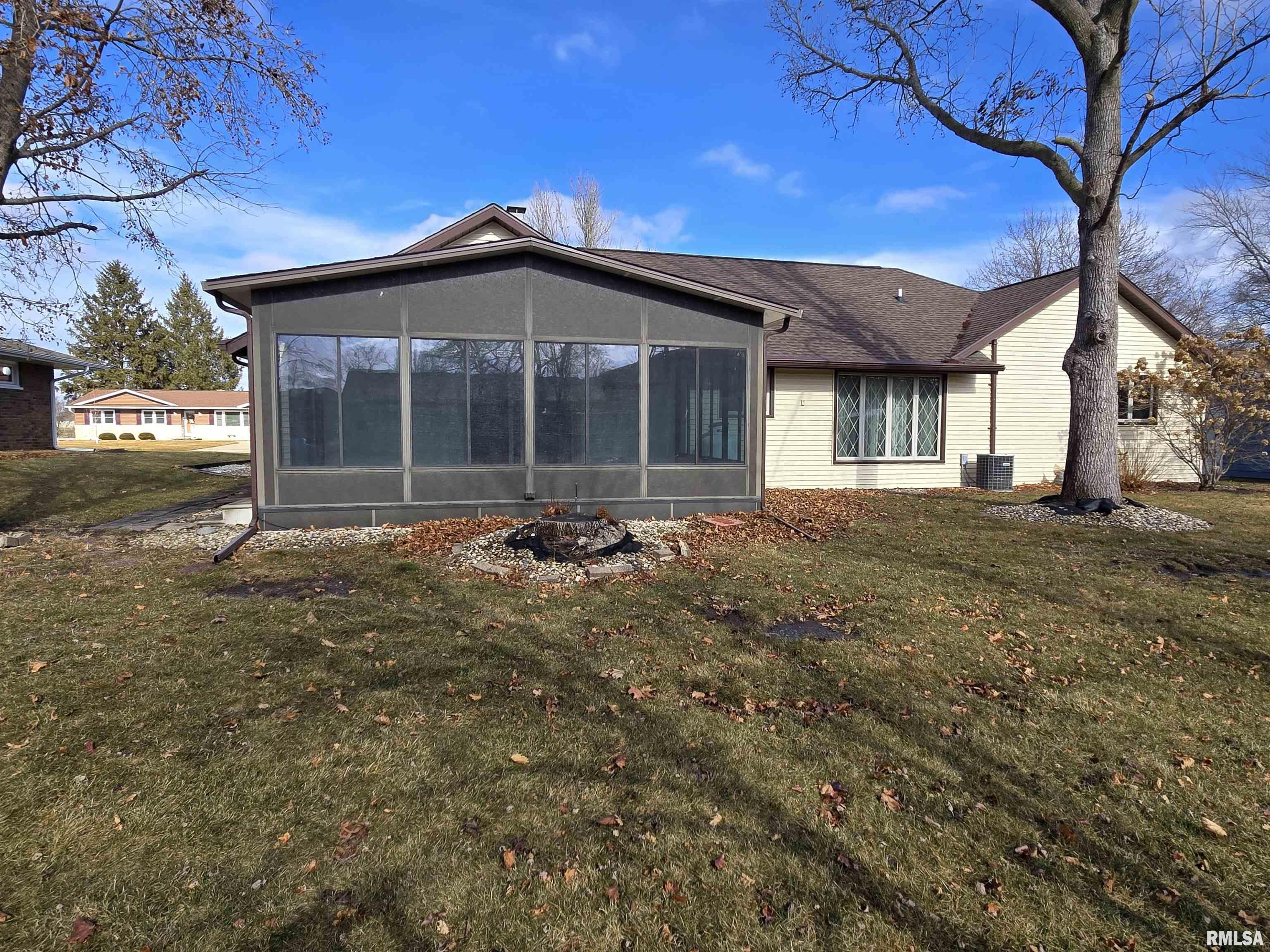 302 Pecan Street Canton, IL 61520 - Photo 42 of 42 Gallery Image 42