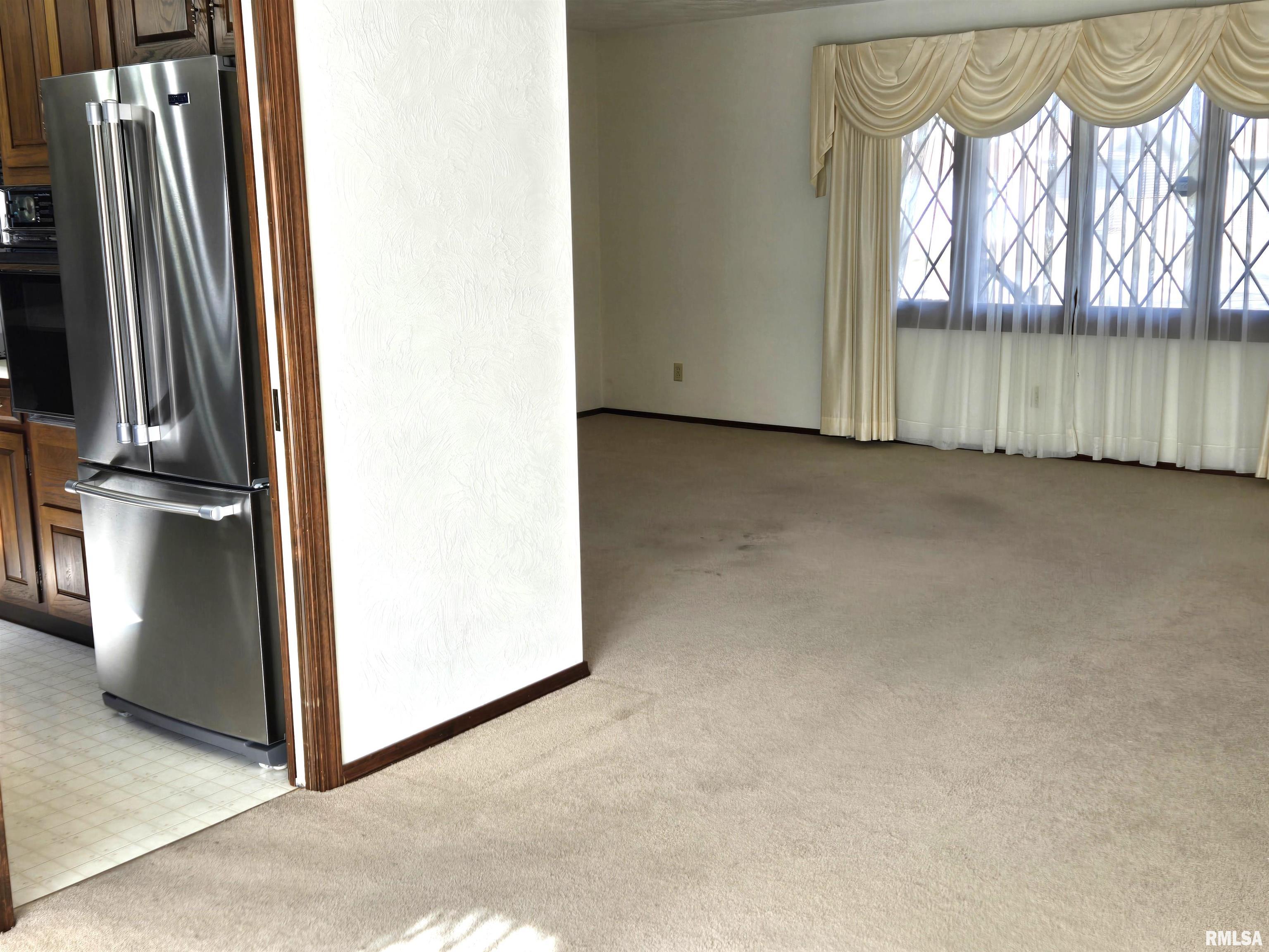302 Pecan Street Canton, IL 61520 - Photo 9 of 42 Gallery Image 9