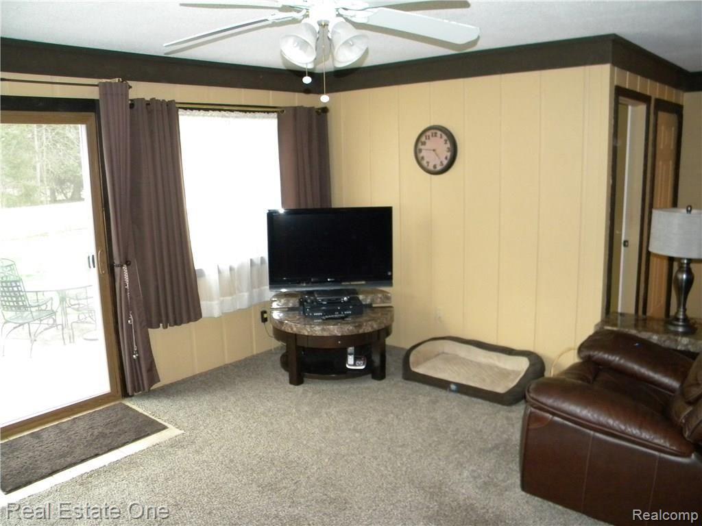 55605 Mound Road Utica, MI 48316 - Photo 10 of 70 DSCN9994.JPG