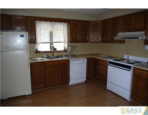 86 Washington Road Sayreville, NJ 08872 - Photo 2 of 10 Gallery Image 2