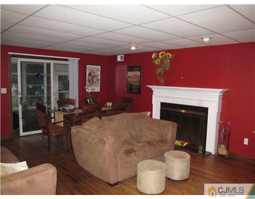 86 Washington Road Sayreville, NJ 08872 - Photo 4 of 10 Gallery Image 4