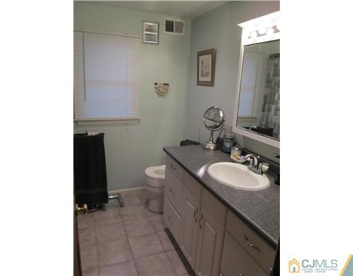 86 Washington Road Sayreville, NJ 08872 - Photo 7 of 10 Gallery Image 7