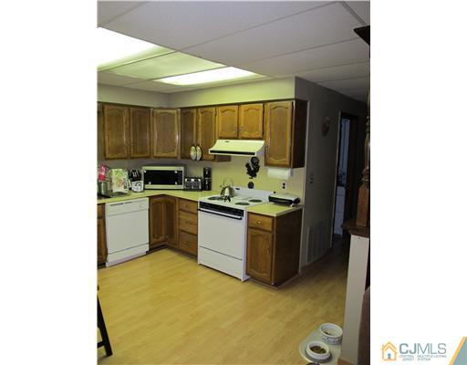 86 Washington Road Sayreville, NJ 08872 - Photo 9 of 10 Gallery Image 9