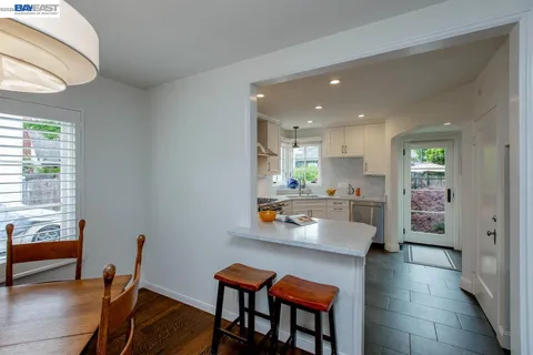 $995,000 | 905 Del Mar Avenue, Alameda, CA 94501