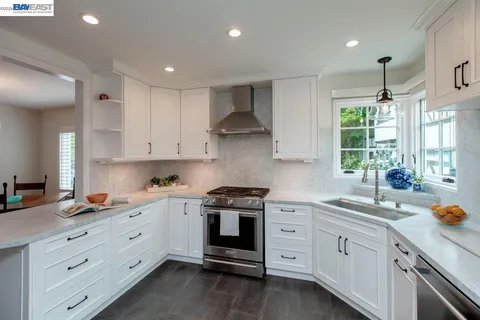 $995,000 | 905 Del Mar Avenue, Alameda, CA 94501