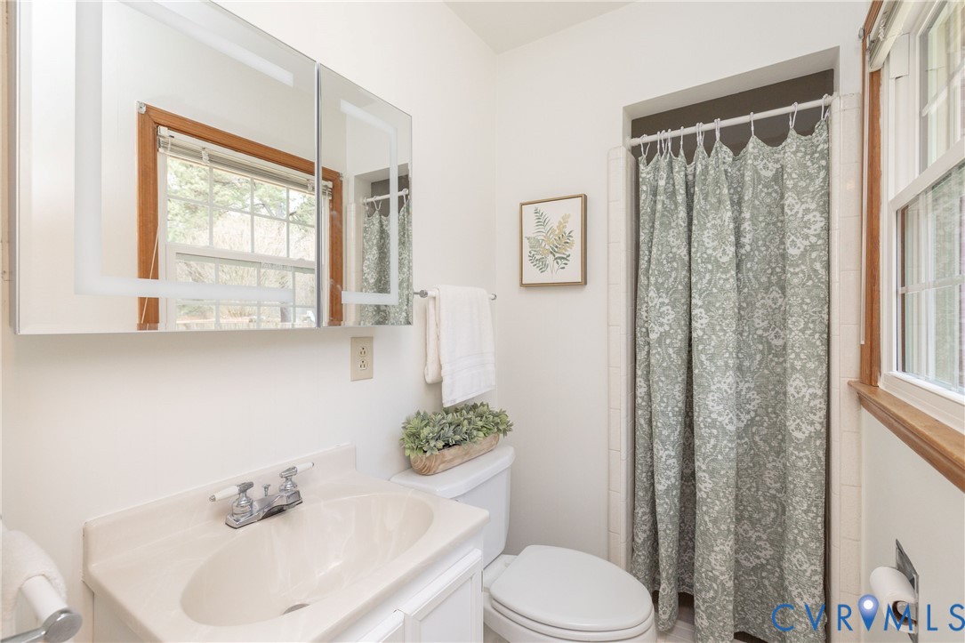 42 Maple Lane Blackstone, VA 23824 - Photo 17 of 35 a bathroom with a sink toilet and shower