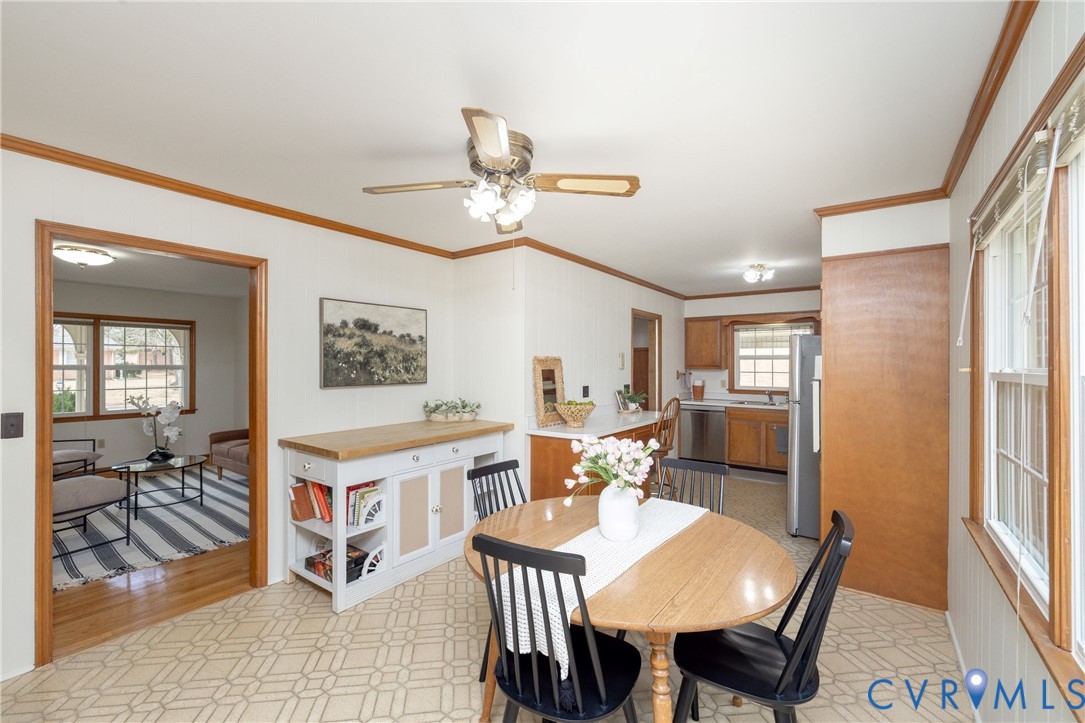 42 Maple Lane Blackstone, VA 23824 - Photo 7 of 35 a view of a dining room with furniture and a chandelier