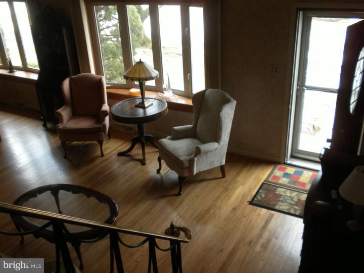 705 Chapel Road Glenside, PA 19038 - Photo 2 of 25 Living Room