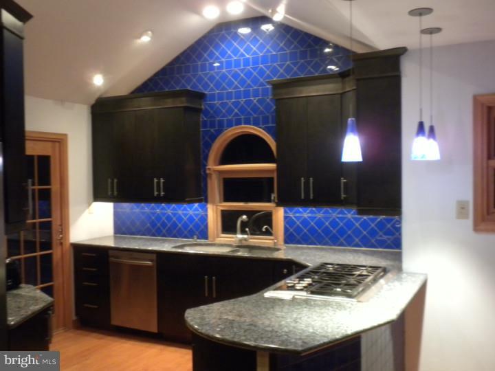 705 Chapel Road Glenside, PA 19038 - Photo 8 of 25 Kitchen