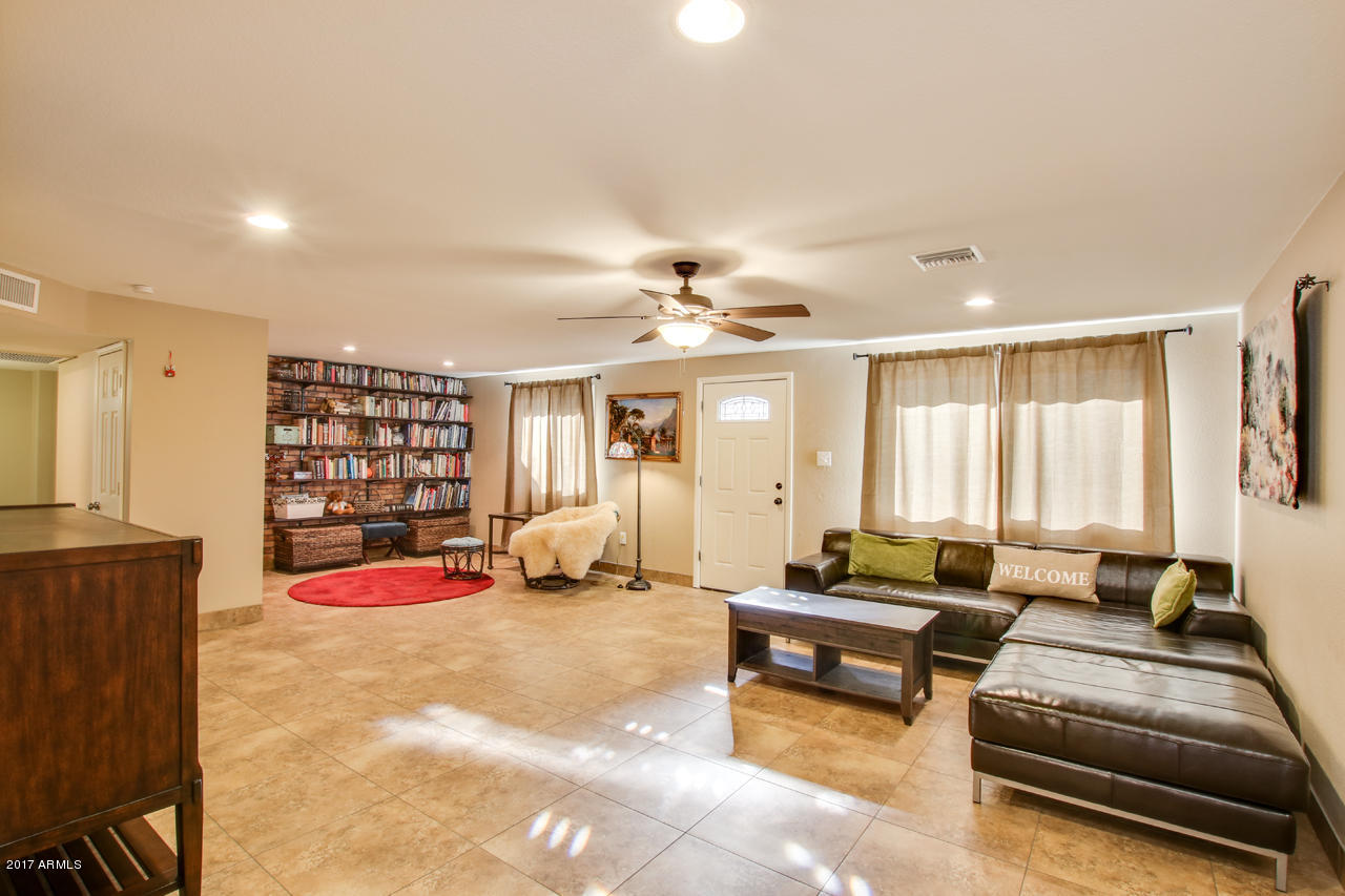 3550 East Thunderbird Road Phoenix, AZ 85032 - Photo 3 of 17 Family Room