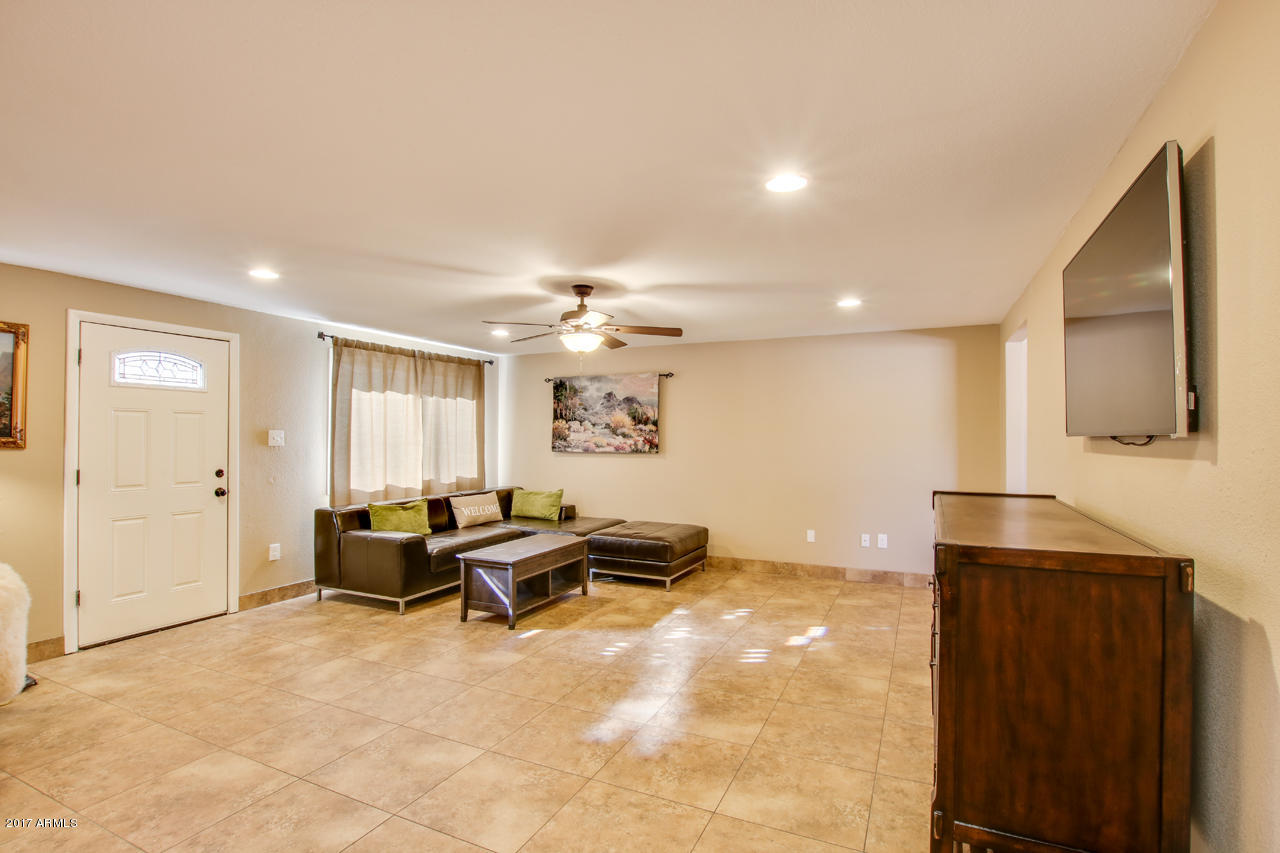 3550 East Thunderbird Road Phoenix, AZ 85032 - Photo 4 of 17 Family Room
