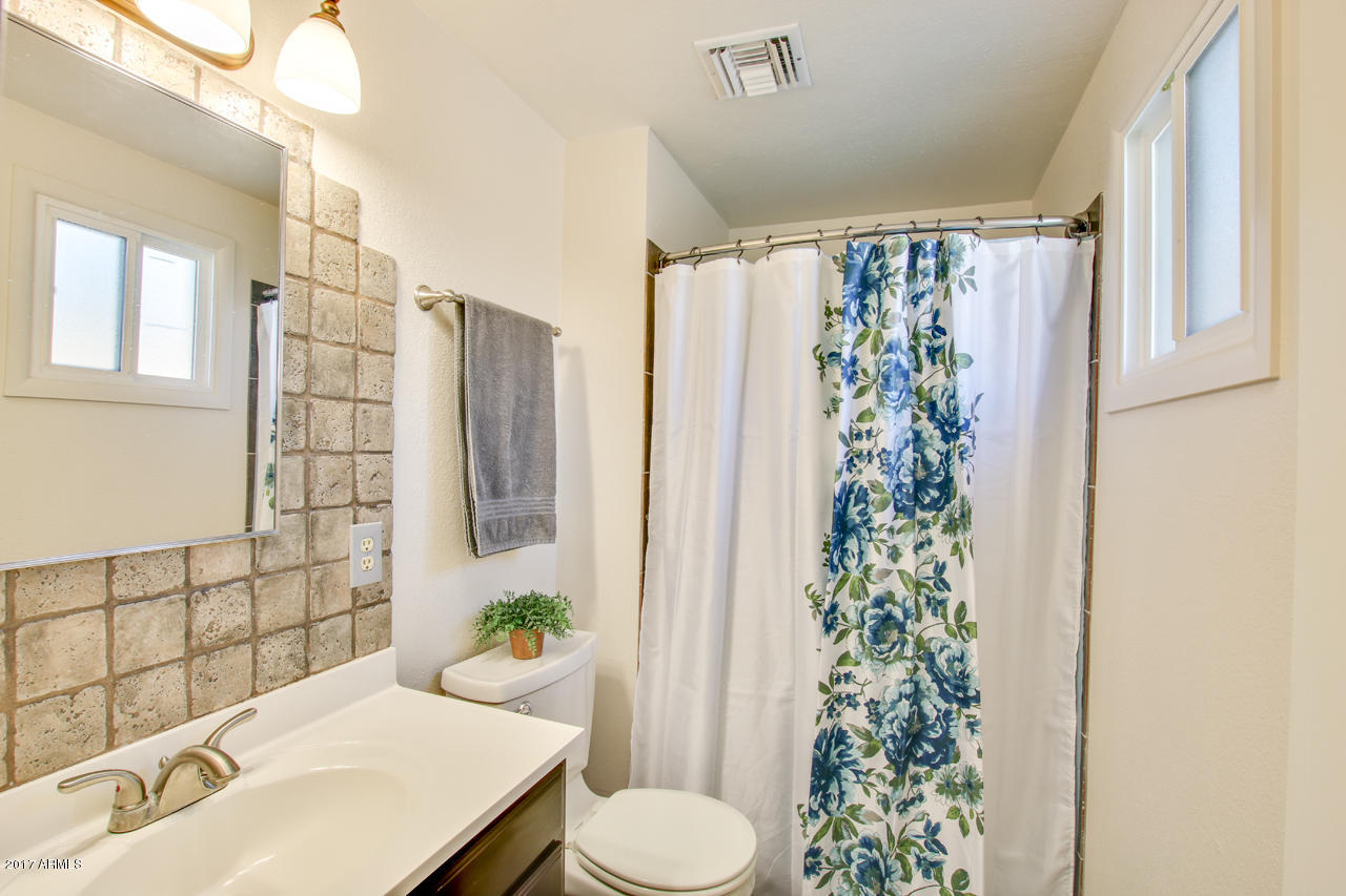 3550 East Thunderbird Road Phoenix, AZ 85032 - Photo 10 of 17 Bathroom