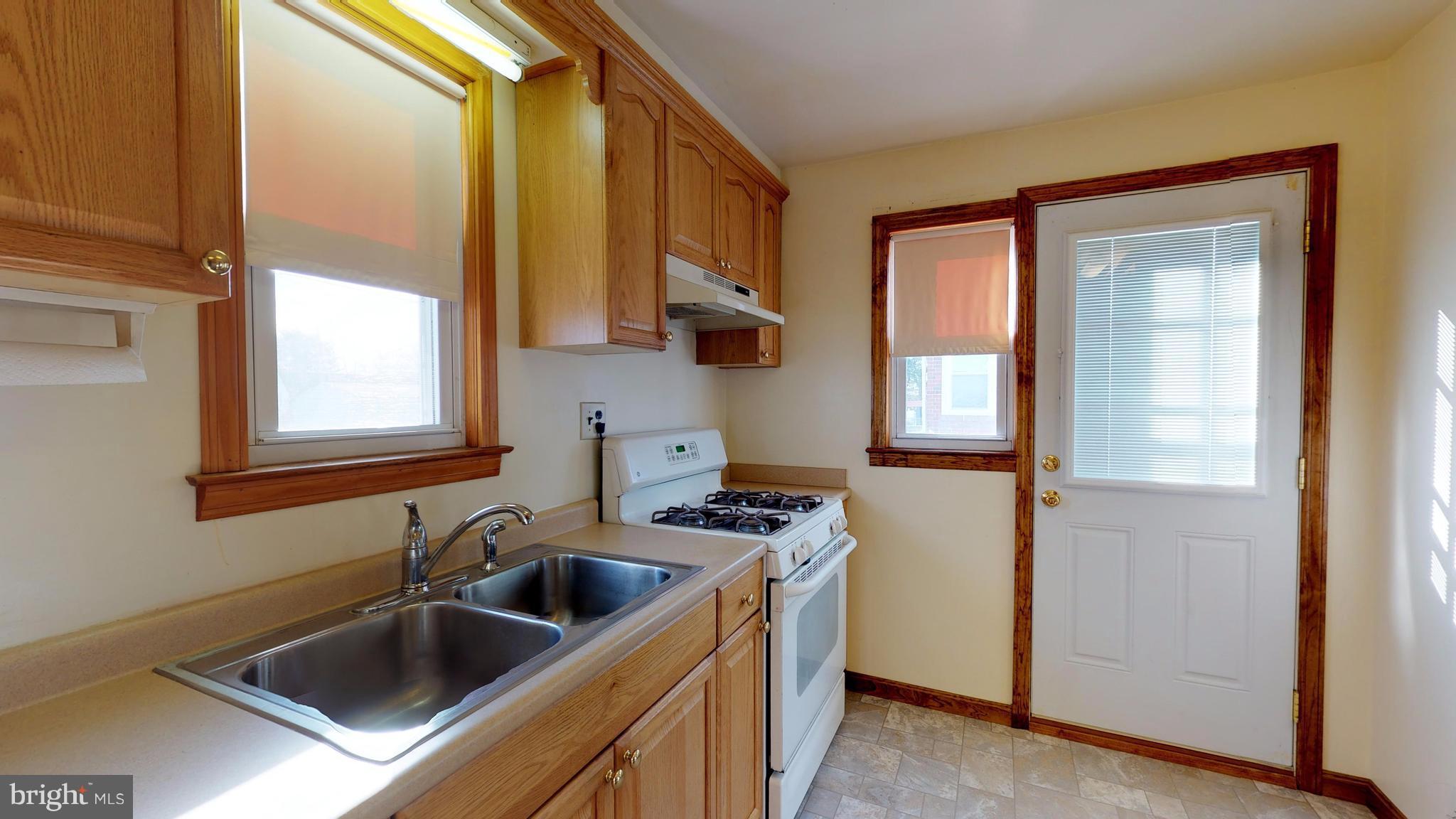 1827 Weyburn Road Baltimore, MD 21237 - Photo 14 of 30 Kitchen