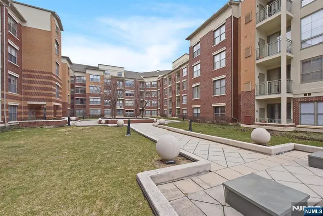 $499,000 | 24 Ave At Port Imperial, Unit 318, West New York, NJ 07093