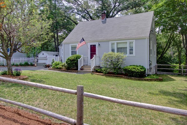 52 Londonderry Road Framingham, MA 01701 - Photo 2 of 30 Gallery Image 2